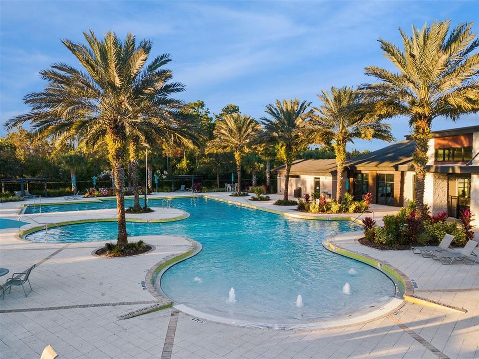 For Sale: $550,000 (4 beds, 3 baths, 2721 Square Feet)