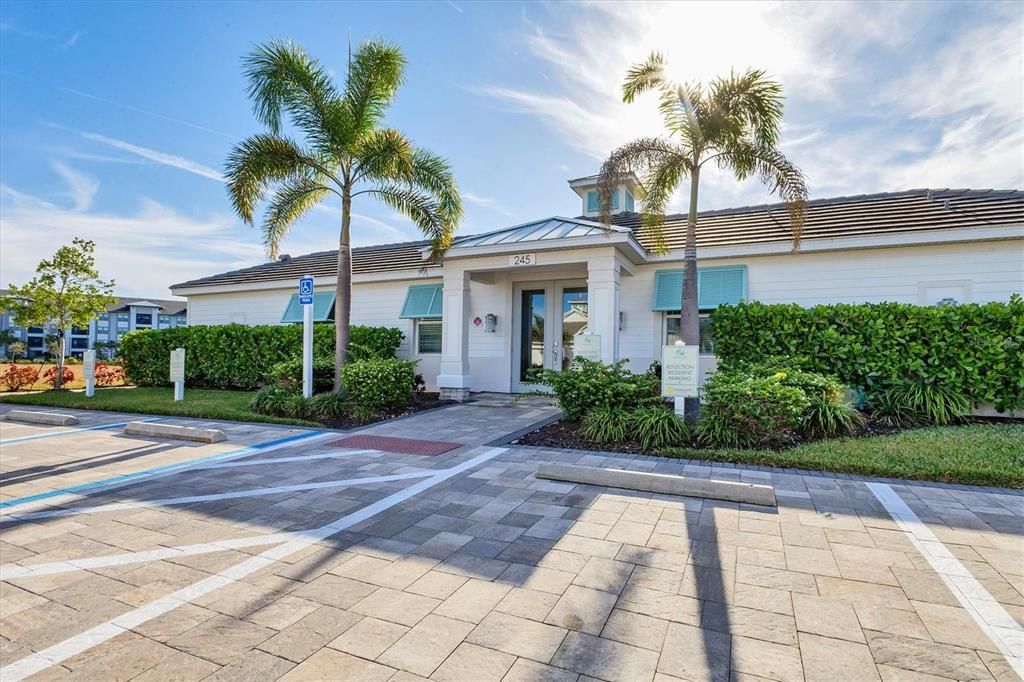 For Rent: $2,700 (2 beds, 2 baths, 1625 Square Feet)