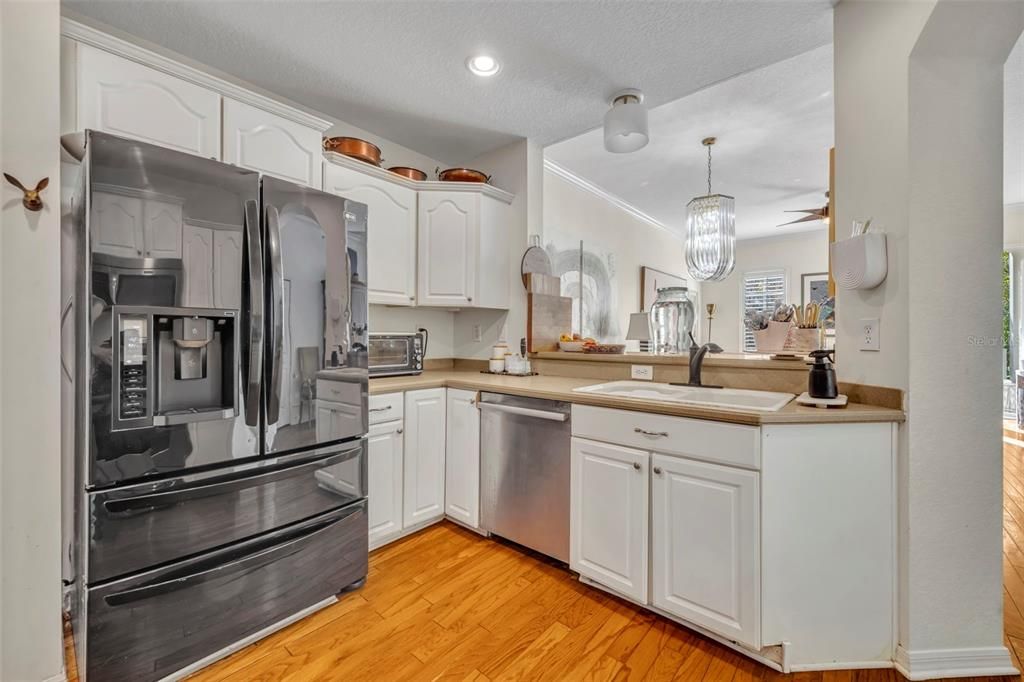 For Sale: $499,900 (3 beds, 2 baths, 1430 Square Feet)