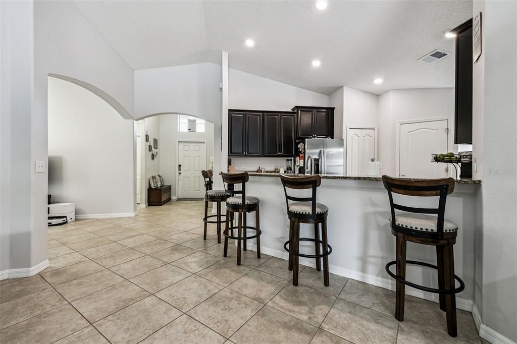 待售: $324,900 (4 贝兹, 3 浴室, 1946 平方英尺)