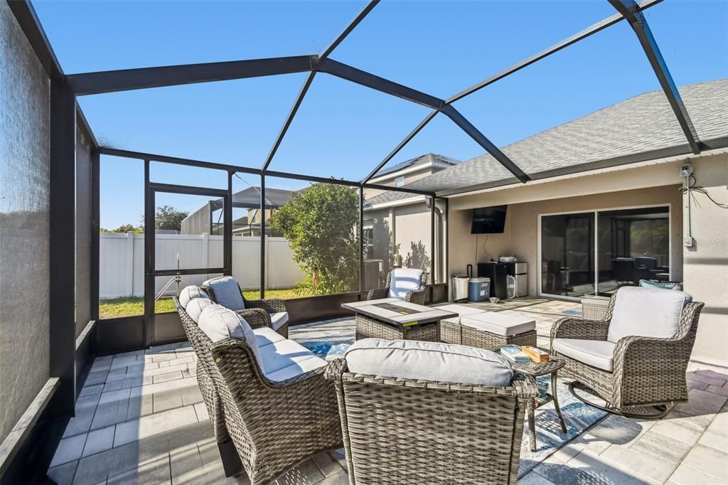 待售: $324,900 (4 贝兹, 3 浴室, 1946 平方英尺)