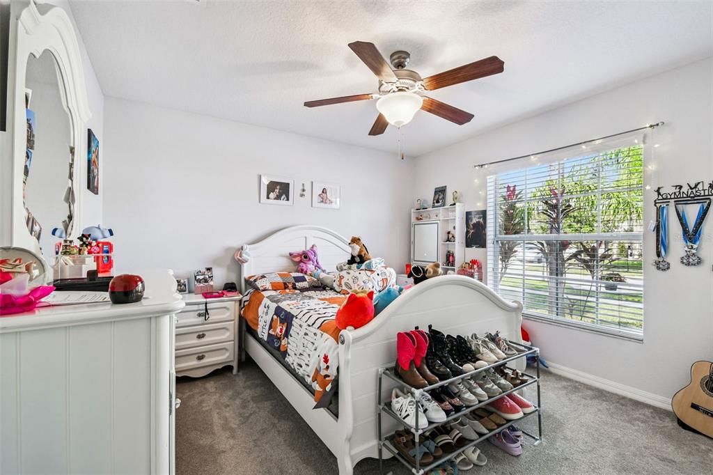 待售: $324,900 (4 贝兹, 3 浴室, 1946 平方英尺)