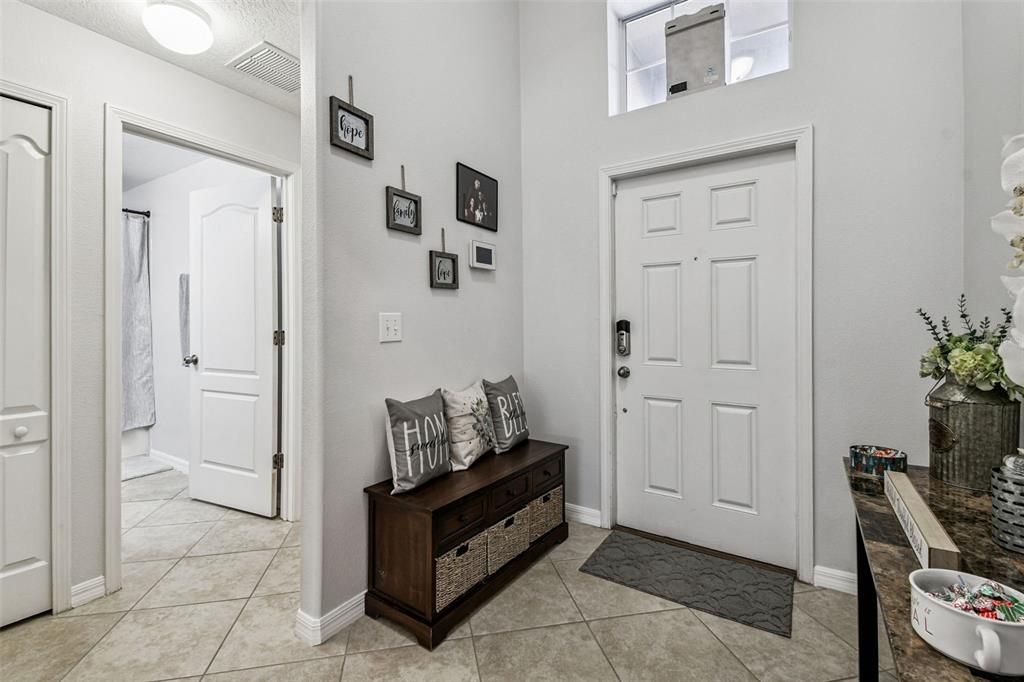 待售: $324,900 (4 贝兹, 3 浴室, 1946 平方英尺)