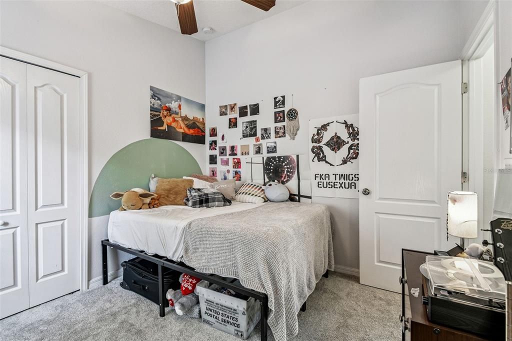 待售: $324,900 (4 贝兹, 3 浴室, 1946 平方英尺)