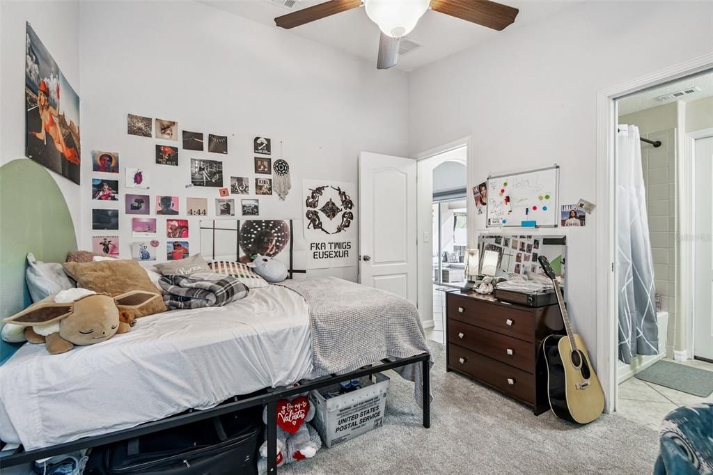 待售: $324,900 (4 贝兹, 3 浴室, 1946 平方英尺)