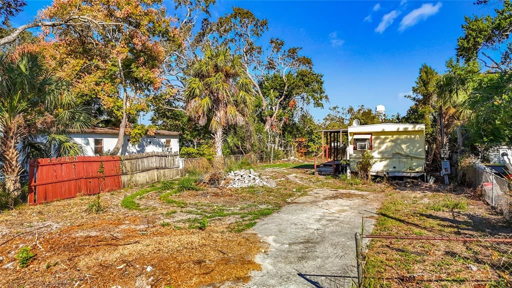 For Sale: $120,000 (2 beds, 1 baths, 720 Square Feet)