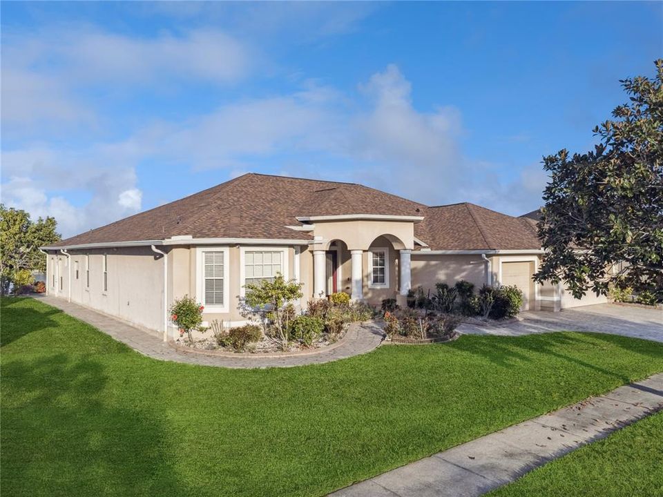 For Sale: $590,000 (4 beds, 3 baths, 4198 Square Feet)