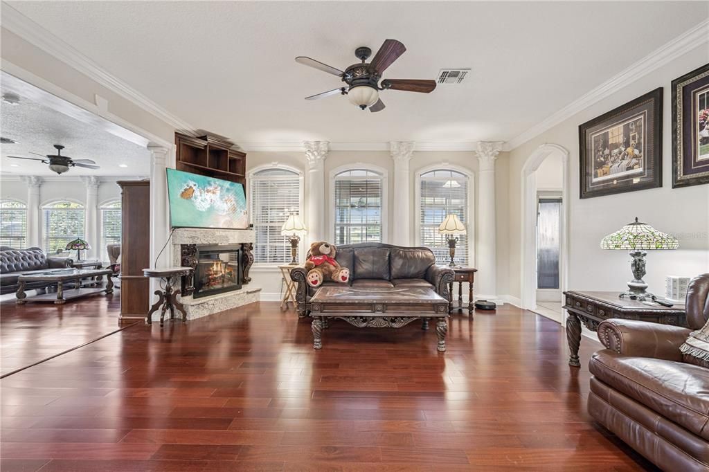 For Sale: $590,000 (4 beds, 3 baths, 4198 Square Feet)