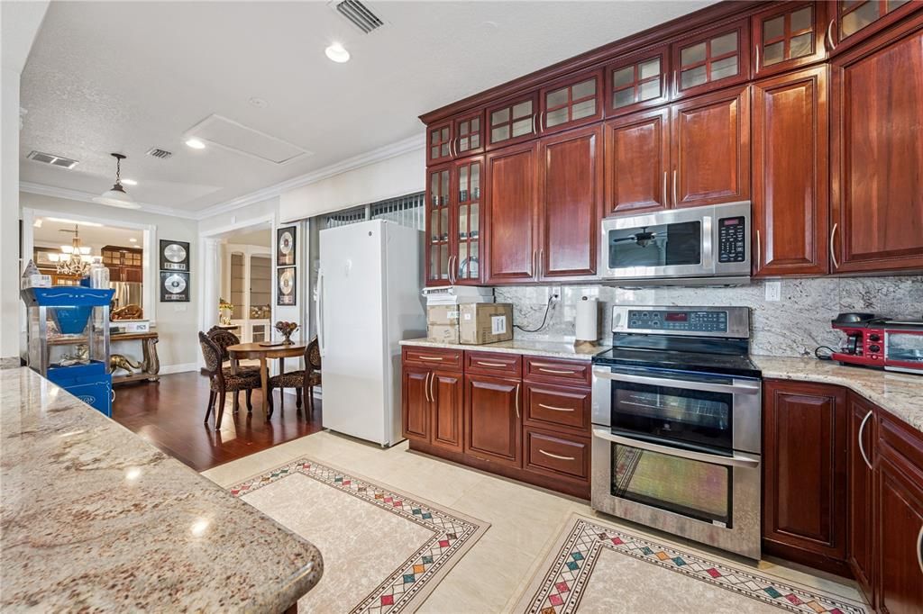 For Sale: $590,000 (4 beds, 3 baths, 4198 Square Feet)