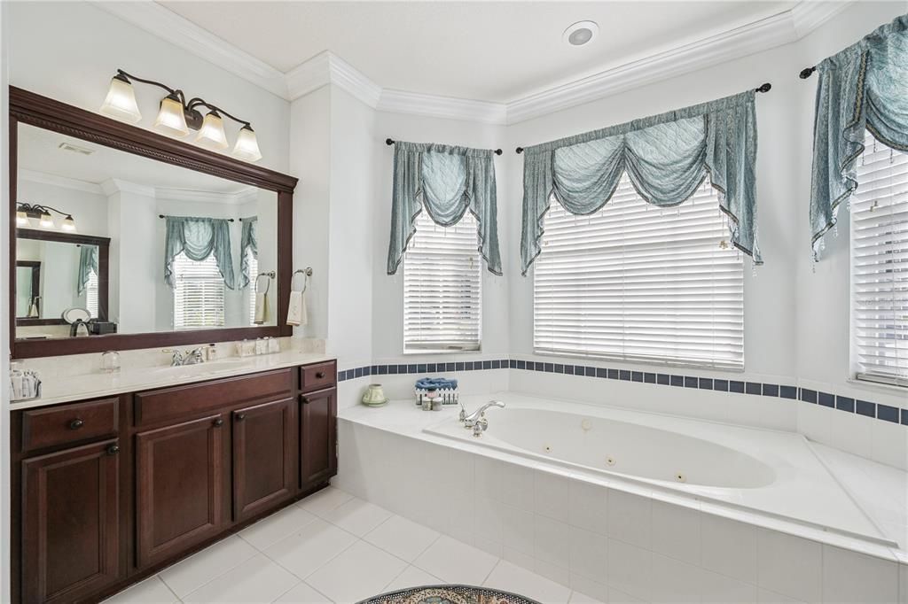 For Sale: $590,000 (4 beds, 3 baths, 4198 Square Feet)