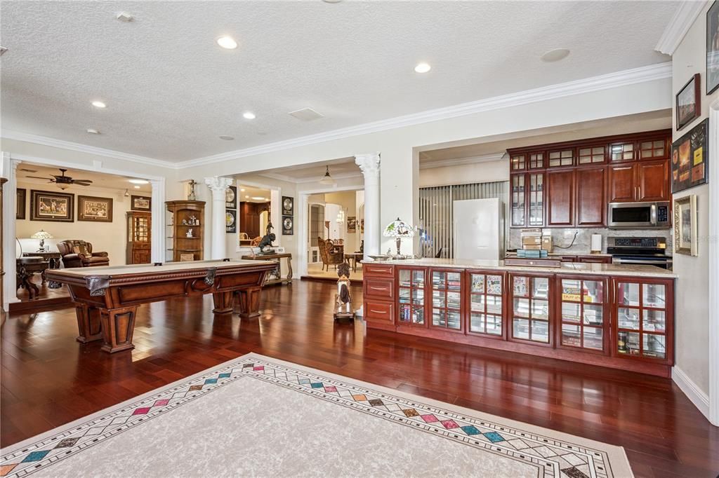 For Sale: $590,000 (4 beds, 3 baths, 4198 Square Feet)