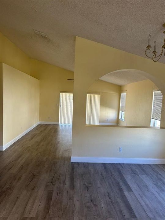 For Rent: $1,900 (3 beds, 2 baths, 1856 Square Feet)