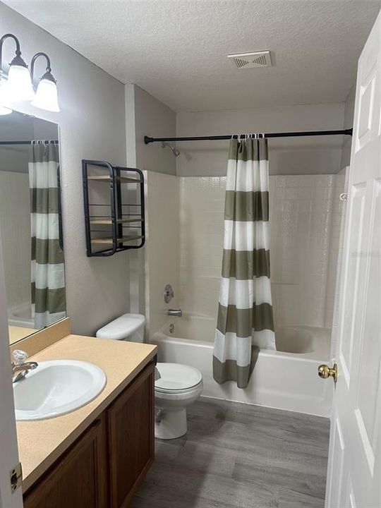 For Rent: $1,900 (3 beds, 2 baths, 1856 Square Feet)