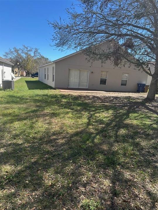 For Rent: $1,900 (3 beds, 2 baths, 1856 Square Feet)