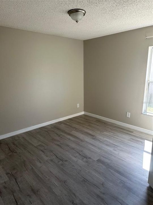 For Rent: $1,900 (3 beds, 2 baths, 1856 Square Feet)