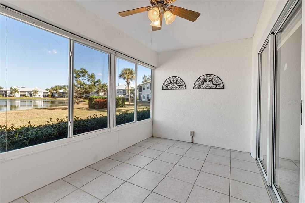 На продажу: $269,000 (2 спален, 2 ванн, 1304 Квадратных фут)