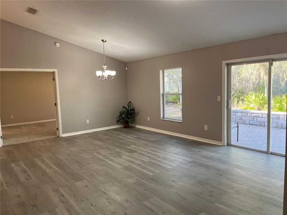 For Sale: $240,000 (4 beds, 2 baths, 1642 Square Feet)