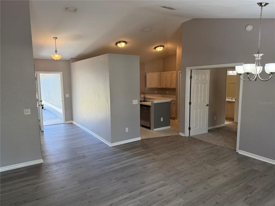 For Sale: $240,000 (4 beds, 2 baths, 1642 Square Feet)