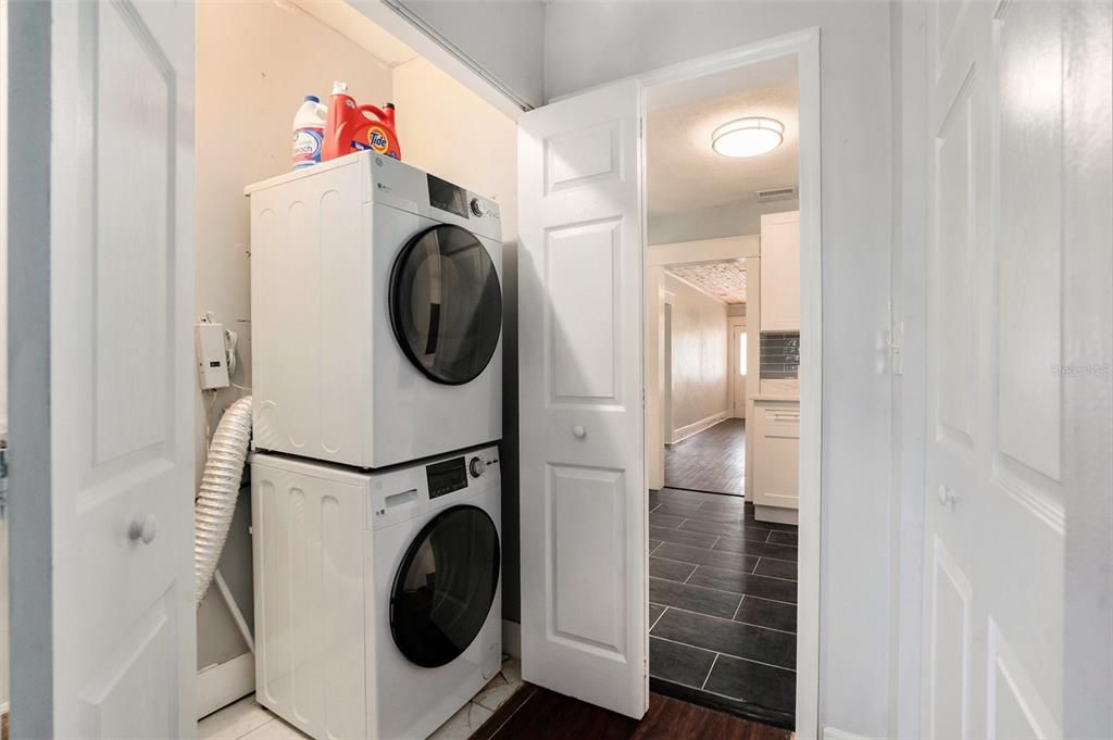 В аренду: $2,550 (3 спален, 2 ванн, 1212 Квадратных фут)