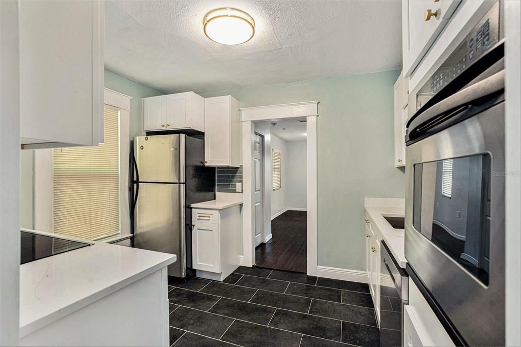 В аренду: $2,550 (3 спален, 2 ванн, 1212 Квадратных фут)