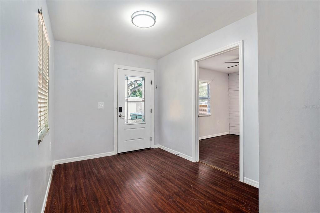 В аренду: $2,550 (3 спален, 2 ванн, 1212 Квадратных фут)