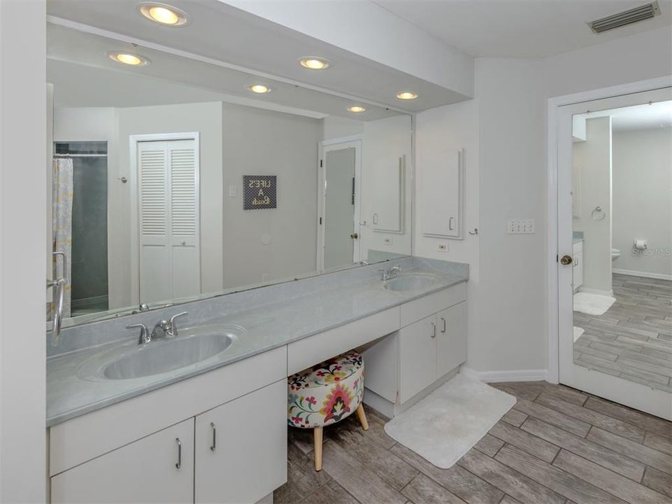 En Venta: $525,000 (3 camas, 2 baños, 2299 Pies cuadrados)