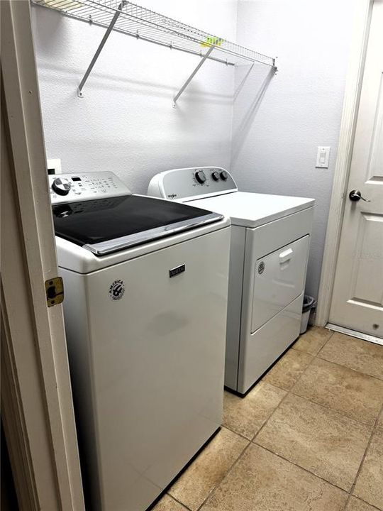 待售: $275,000 (2 贝兹, 2 浴室, 1491 平方英尺)