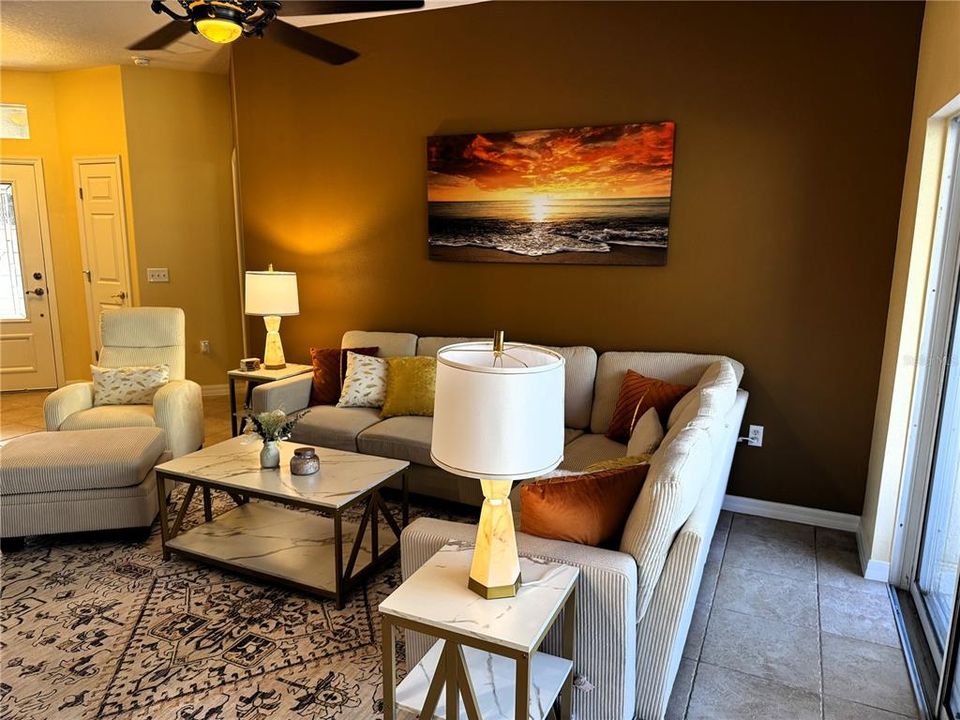 待售: $275,000 (2 贝兹, 2 浴室, 1491 平方英尺)