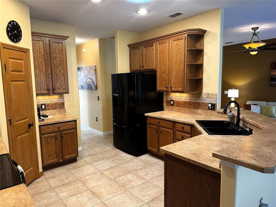 待售: $275,000 (2 贝兹, 2 浴室, 1491 平方英尺)