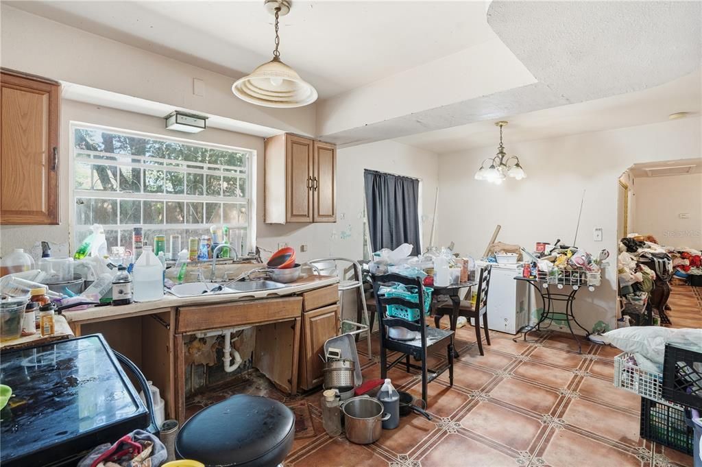 For Sale: $317,000 (3 beds, 2 baths, 2185 Square Feet)