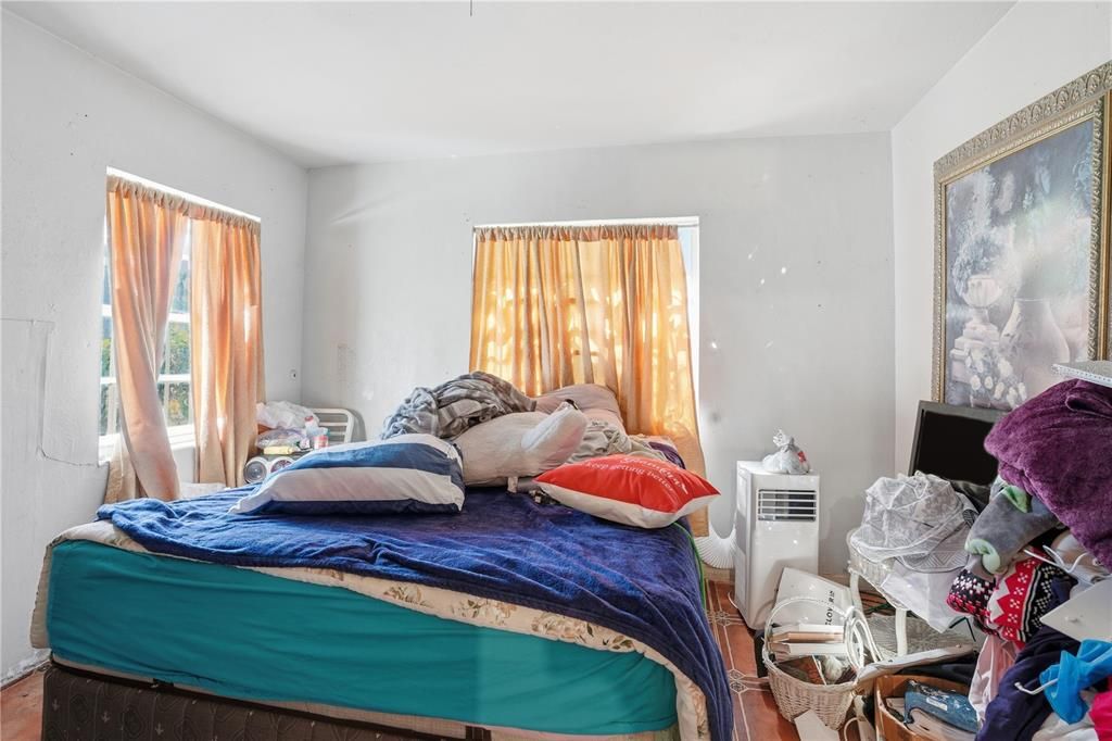 For Sale: $317,000 (3 beds, 2 baths, 2185 Square Feet)