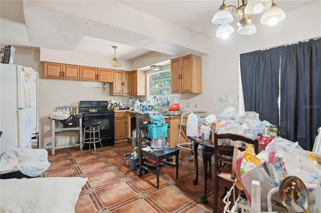 For Sale: $317,000 (3 beds, 2 baths, 2185 Square Feet)