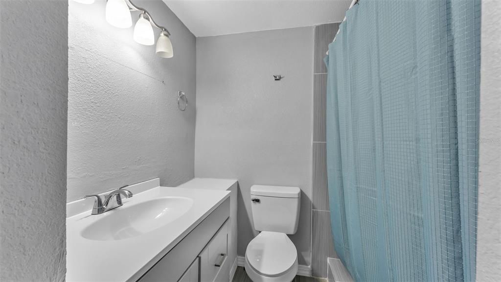 For Sale: $299,900 (3 beds, 2 baths, 1598 Square Feet)