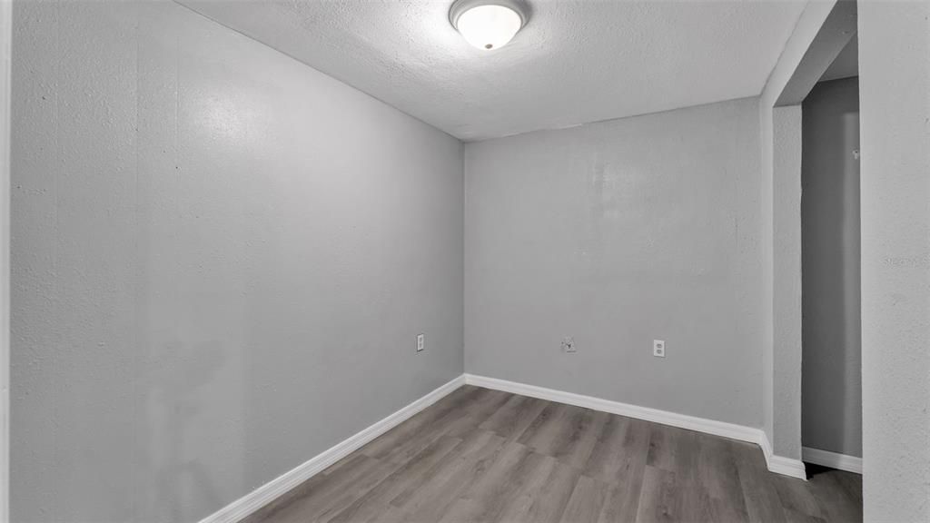 For Sale: $299,900 (3 beds, 2 baths, 1598 Square Feet)