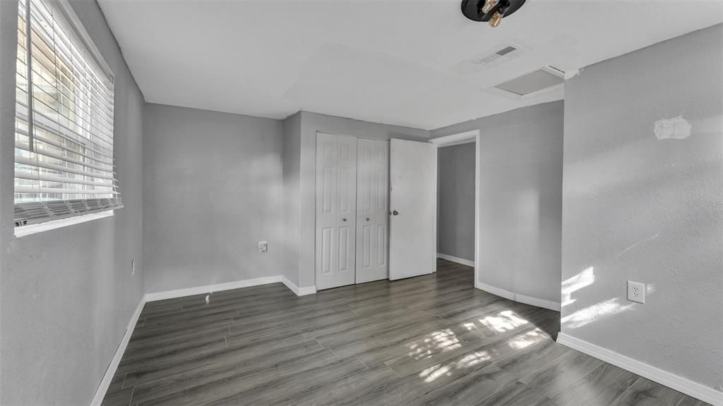 For Sale: $299,900 (3 beds, 2 baths, 1598 Square Feet)