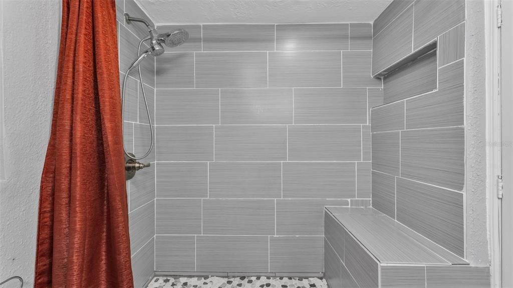 For Sale: $299,900 (3 beds, 2 baths, 1598 Square Feet)