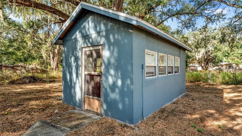 For Sale: $299,900 (3 beds, 2 baths, 1598 Square Feet)