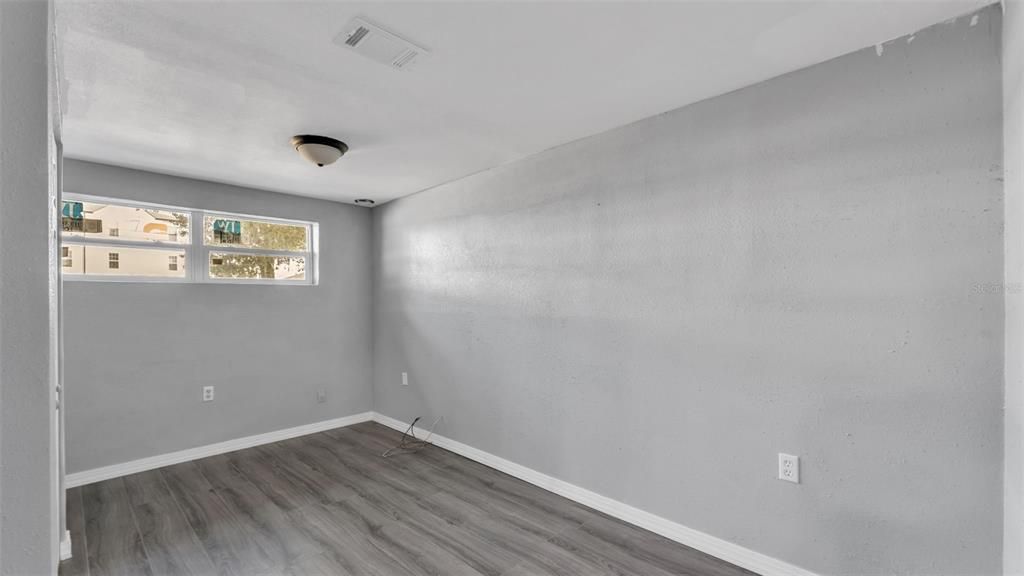 For Sale: $299,900 (3 beds, 2 baths, 1598 Square Feet)