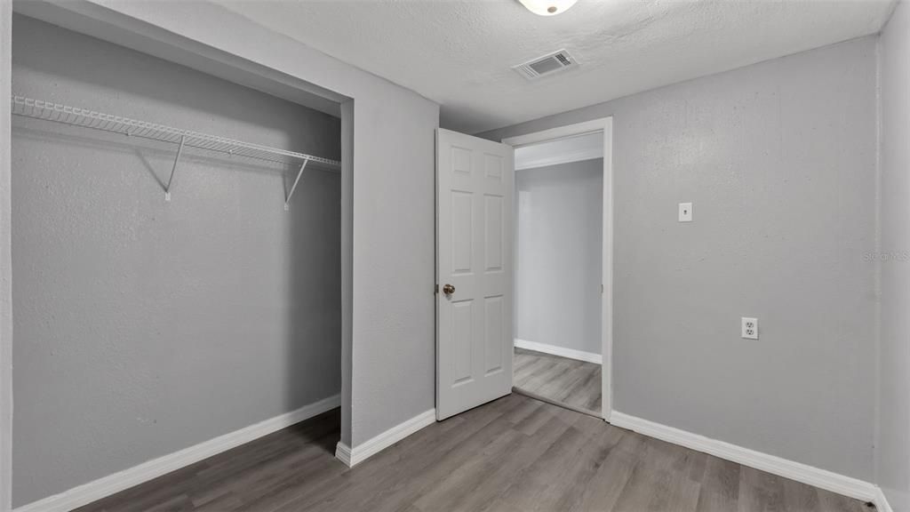 For Sale: $299,900 (3 beds, 2 baths, 1598 Square Feet)