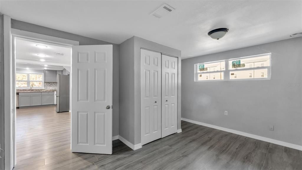 For Sale: $299,900 (3 beds, 2 baths, 1598 Square Feet)