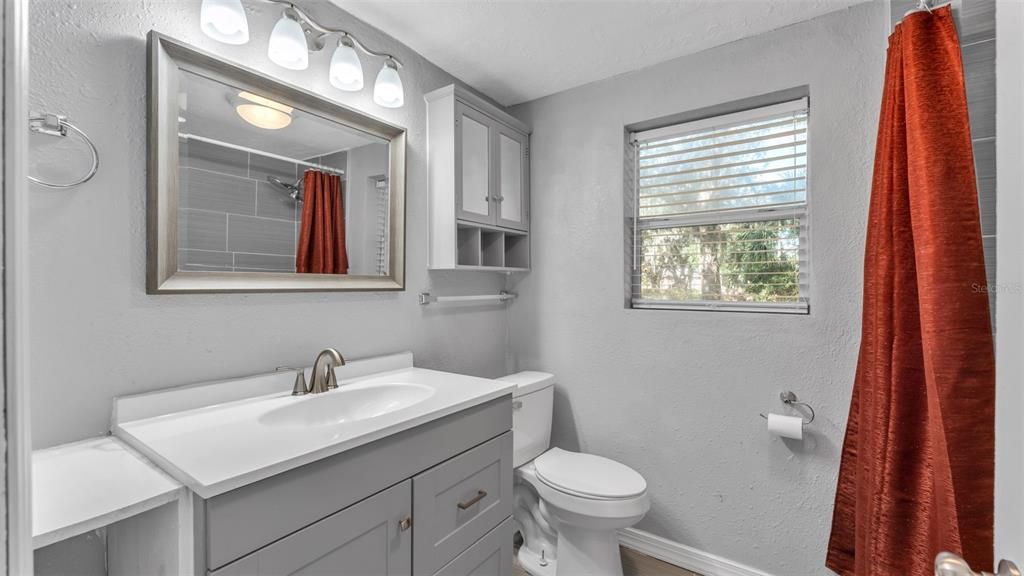 For Sale: $299,900 (3 beds, 2 baths, 1598 Square Feet)