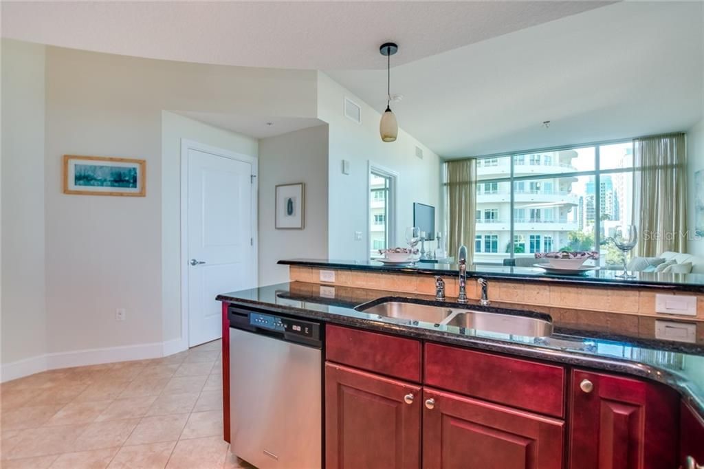 En Venta: $349,900 (2 camas, 2 baños, 1198 Pies cuadrados)