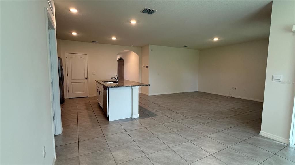 出租: $2,350 (3 贝兹, 2 浴室, 1676 平方英尺)