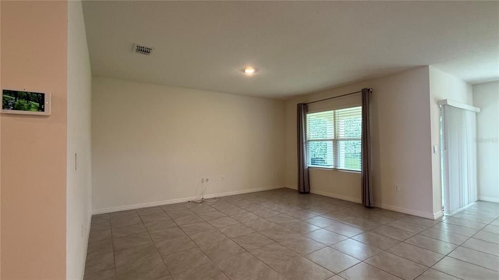 出租: $2,350 (3 贝兹, 2 浴室, 1676 平方英尺)