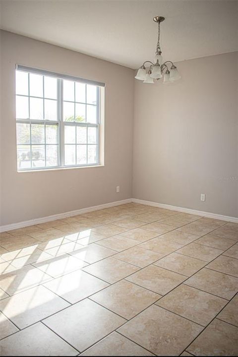 待售: $445,000 (5 贝兹, 3 浴室, 2391 平方英尺)