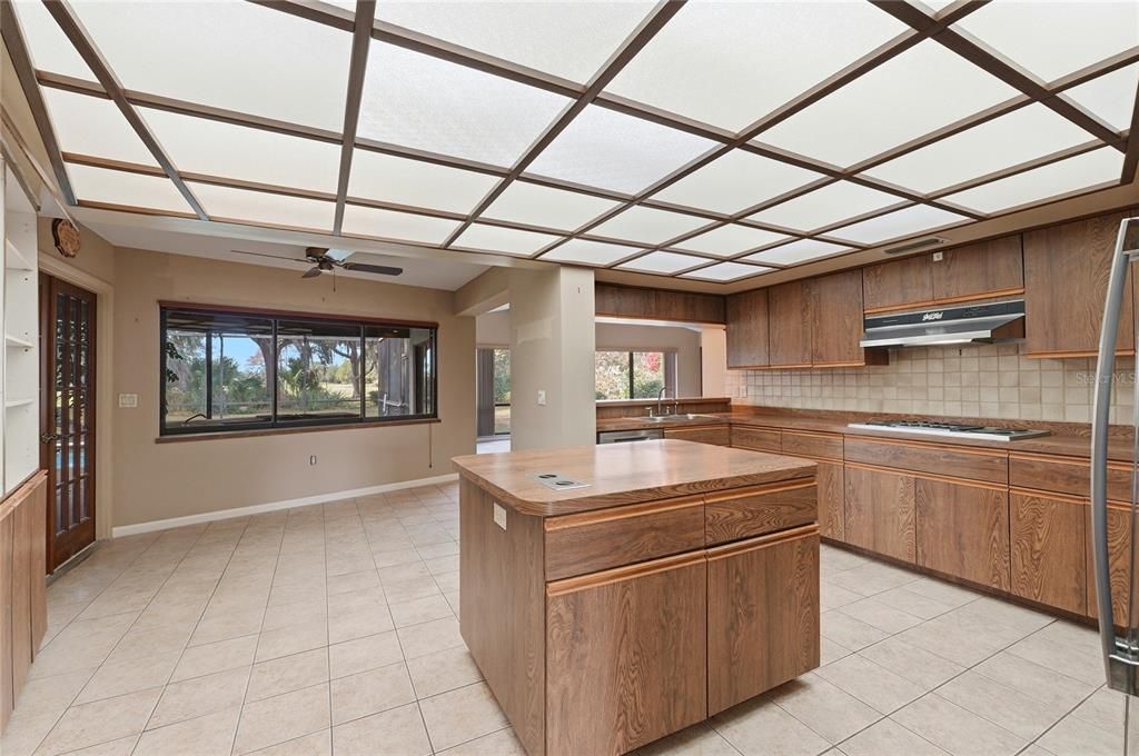 待售: $578,000 (4 贝兹, 3 浴室, 3068 平方英尺)