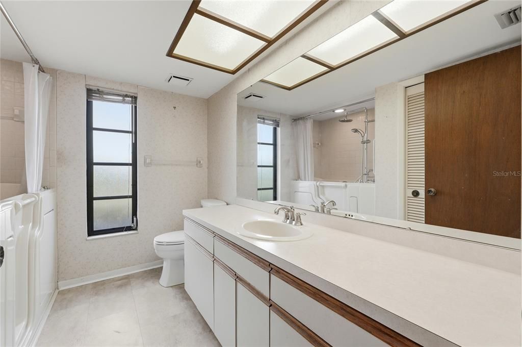 待售: $578,000 (4 贝兹, 3 浴室, 3068 平方英尺)