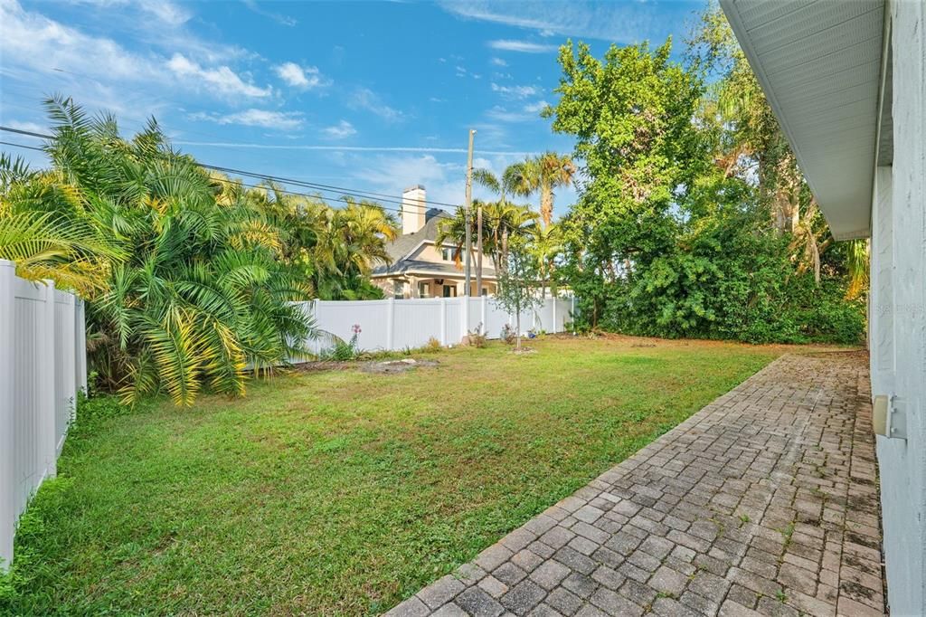 For Sale: $825,000 (3 beds, 2 baths, 1794 Square Feet)