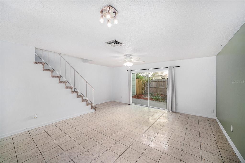 En Venta: $214,975 (2 camas, 2 baños, 1261 Pies cuadrados)