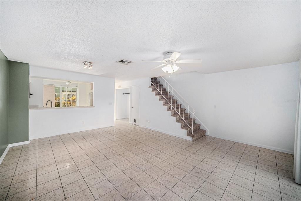 En Venta: $214,975 (2 camas, 2 baños, 1261 Pies cuadrados)